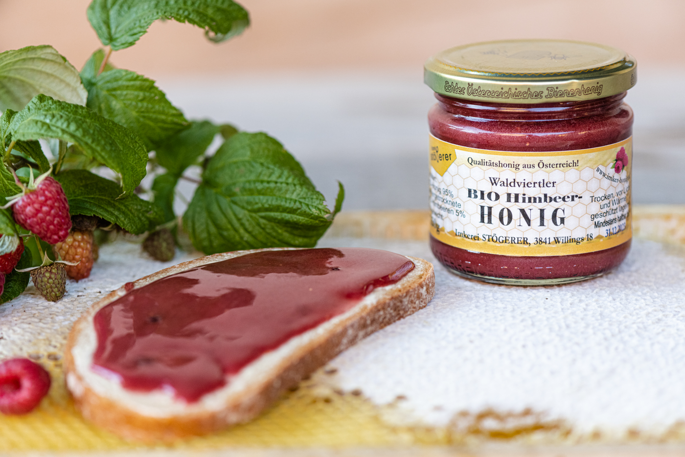 Bio Honig mit Himbeeren
